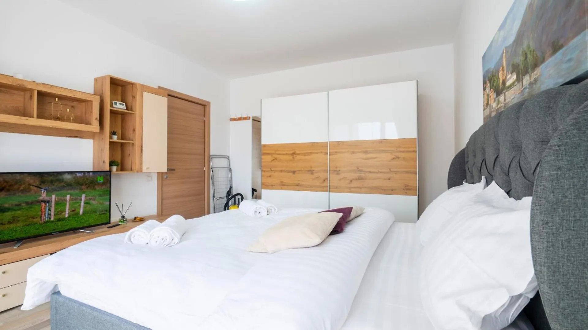 Isg Residence Studio 35 Bucharest Romania