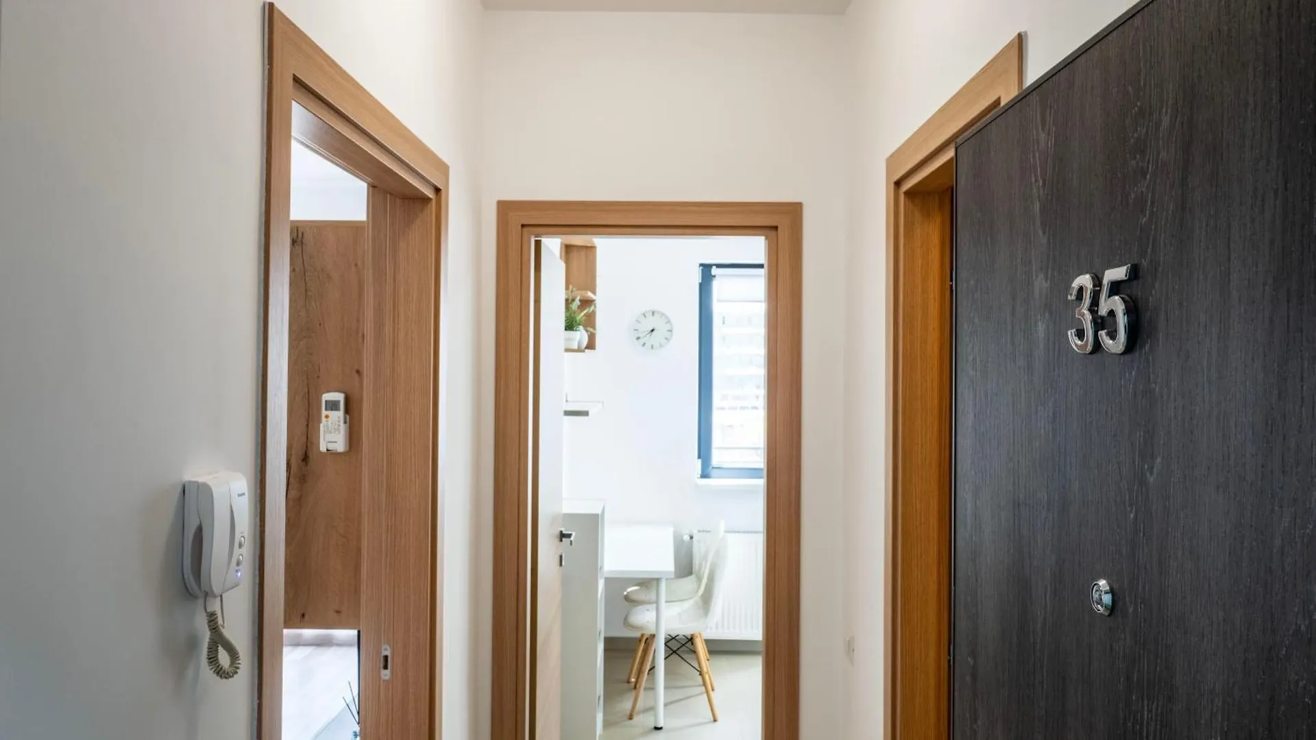 Isg Residence Studio 35 Bucharest Apartment